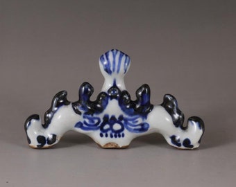 Collection of Chinese antique hand-made blue and white porcelain auspicious beast pen holder gift
