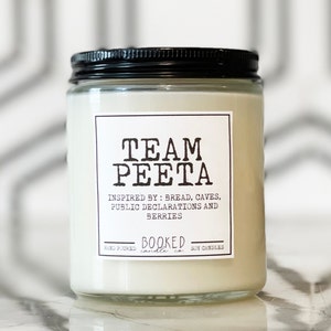 Team Peeta - Buch Kerze Fiction Kerzen Geschenk für Sie Freundin Geschenk Beste Freundin Geschenke Handgegossene Sojakerze