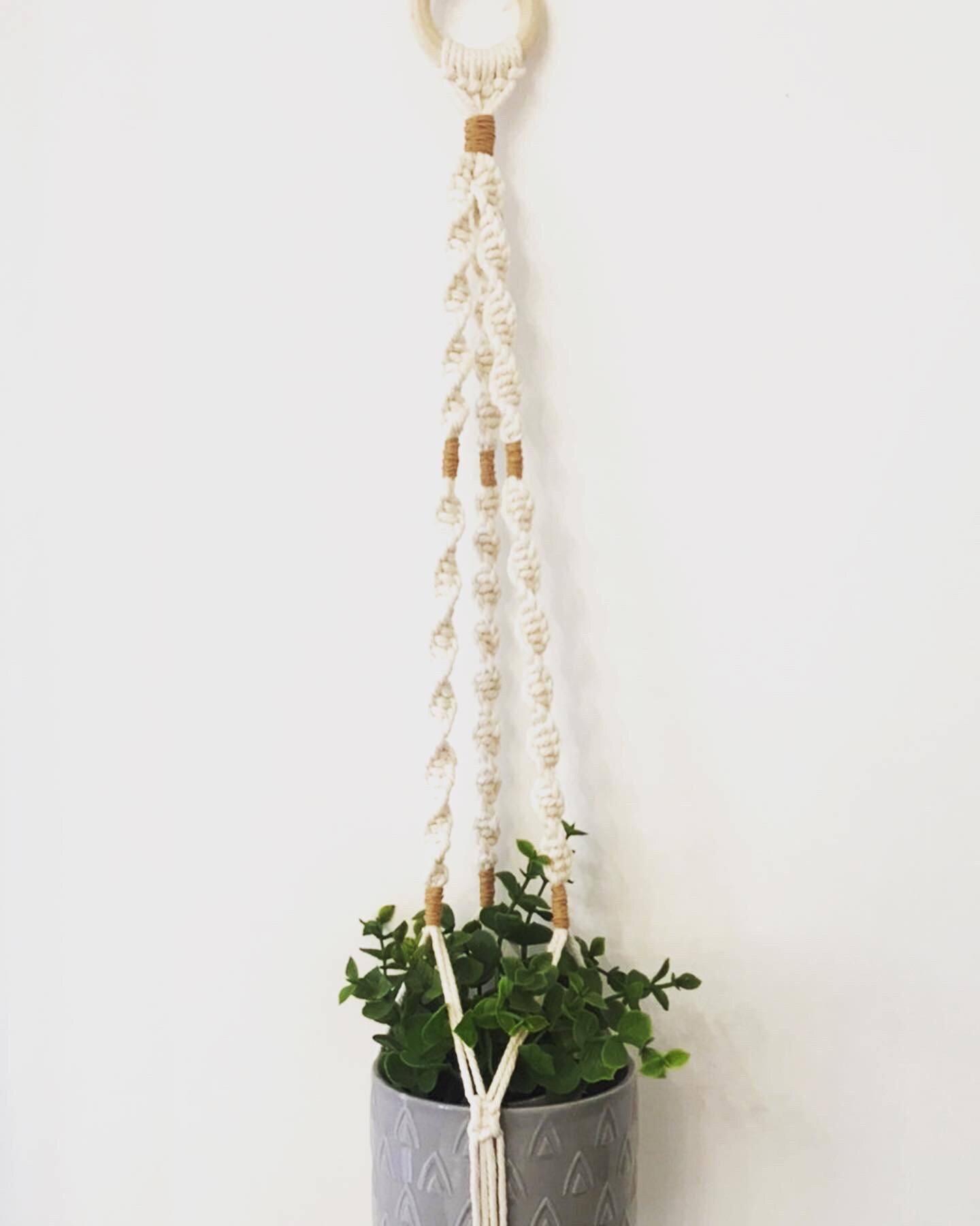 Suspension à Fleurs en Macramé