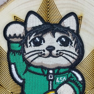 INKTVIS SPEL Lucky Cat Maneki Neko borduurwerk patch moreel haak loop film Koreaanse Netflix 456 Uniform Square Seong Gi-hun groen trainingspak