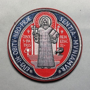 Front St. BENEDICT Medal Patch Of Nursia Roman Catholic Cross Exorcism Crusade Vade Satana Saint Pax Peace Devil Chasing  Embroidery Church