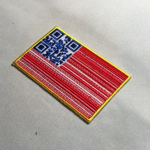 CÓDIGO QR Orgulloso estadounidense Bandera de EE. UU. Parche Moral escaneo legible estrellas y rayas digital Americano novedad única Insignia del ejército táctico hombro