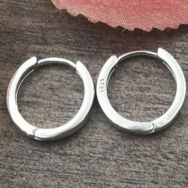 Sterling Silver Huggie Earrings - Plain Ring • Silver Earrings • Silver Huggies • S925