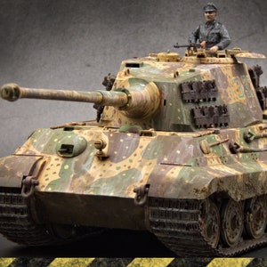 KING TIGER - 1:35 pro-built scale model