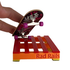 Rad Rails Fingerboard Skatepark Obstacle 4” palete impressa em 3D cor de fogo compatível com Tech Deck Mini skates para truques Jumps Park