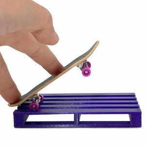 Rad Rails Fingerboard Skatepark Obstakel 4 &quot;3D Geprinte Pallet Metallic Paars Compatibel met Tech Deck Mini Skateboards voor Trucs Jumps