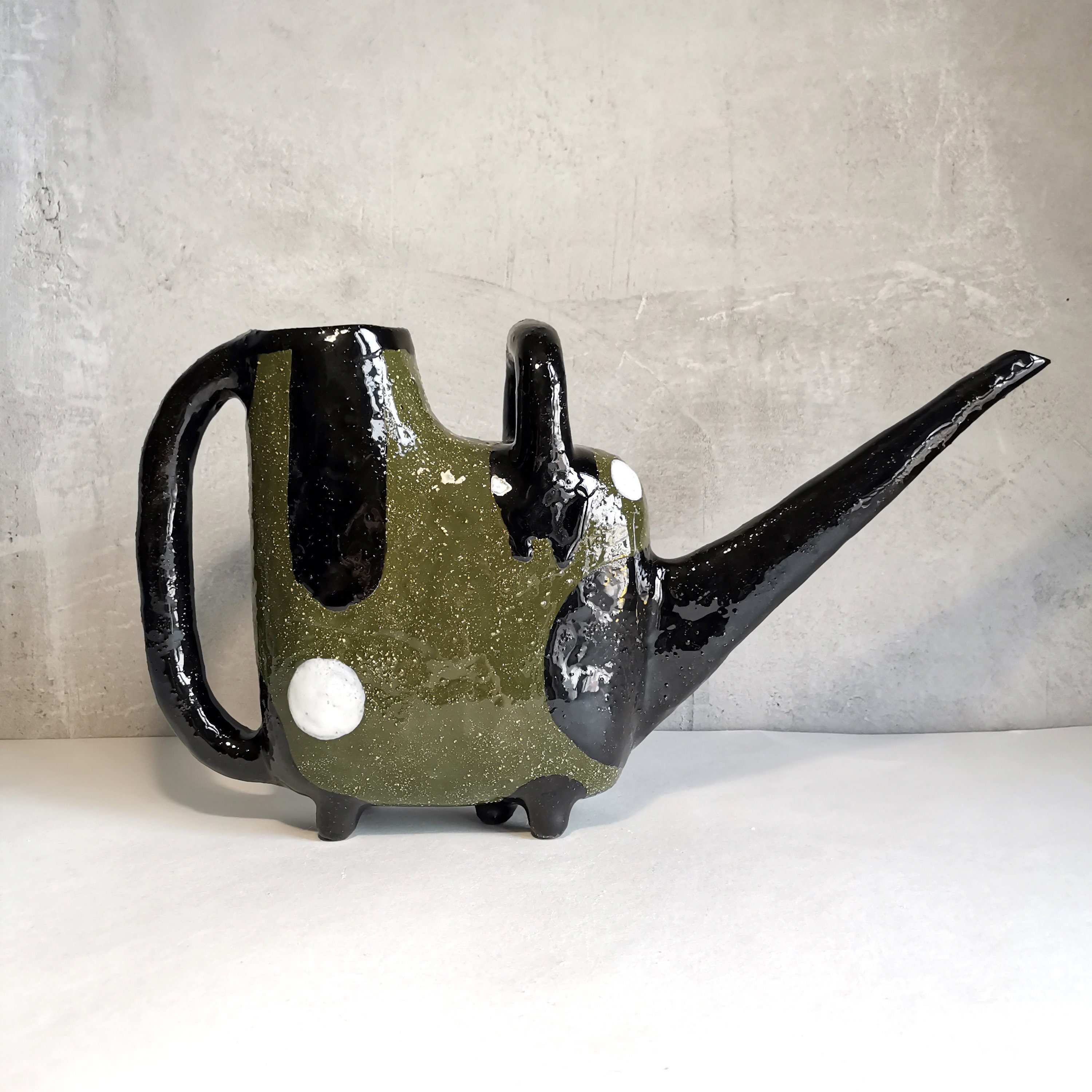 Handgemachter grüner Keramik Steinzeug Gießkanne mit | Etsy