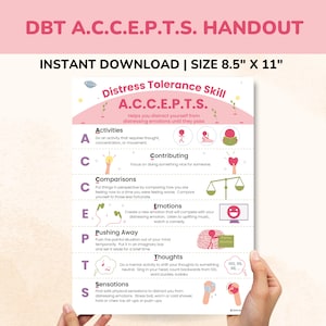 Può includere: Un opuscolo stampabile rosa e bianco con il titolo "DBT A.C.C.E.P.T.S. HANDOUT" e il sottotitolo "INSTANT DOWNLOAD | SIZE 8.5" X 11"". L'opuscolo è una guida all'abilità di tolleranza alla sofferenza A.C.C.E.P.T.S., che ti aiuta a distrarti dalle emozioni angoscianti fino a quando non passano. L'opuscolo è diviso in sezioni con le lettere A, C, C, E, P, T e S. Ogni sezione ha un titolo e una descrizione di un'abilità per aiutarti ad affrontare le emozioni angoscianti. L'opuscolo include anche illustrazioni di persone che praticano le abilità.