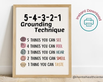 Puede incluir: Un póster imprimible con fondo blanco y marco de madera. El póster presenta una técnica de puesta a tierra con el texto "5-4-3-2-1 Técnica de puesta a tierra" y una lista de cinco pasos: 5 cosas que puedes ver, 4 cosas que puedes sentir, 3 cosas que puedes oír, 2 cosas que puedes oler y 1 cosa que puedes probar. Cada paso se ilustra con un icono simple.