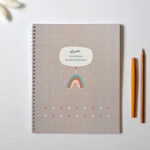 Livre Souvenirs Enfance - De 1 an à 10 ans - Album petite enfance - Mots Enfants - Journal bébé - Cadeau naissance | Couverture ARC-EN-CIEL