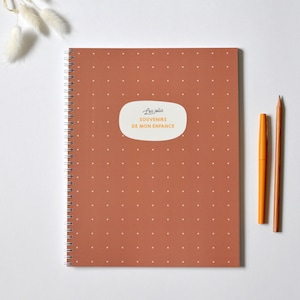 Livre Souvenirs Enfance - De 1 an à 10 ans - Album petite enfance - Mots d&#39;enfants - Journal bébé - Cadeau naissance | Couverture CARAMEL