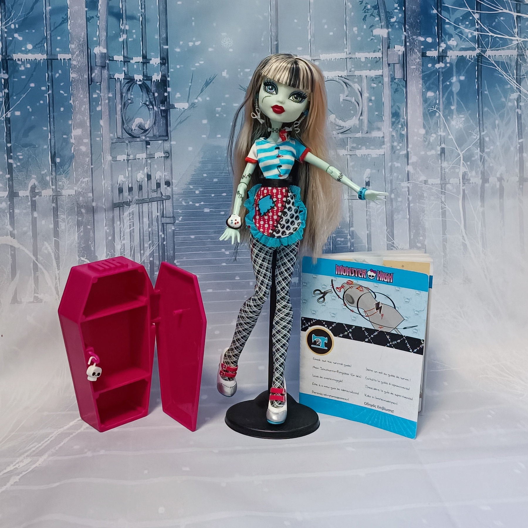 FokQueenie MonsterMindToys BLACKPEARLS Monster High Frankie Stein 