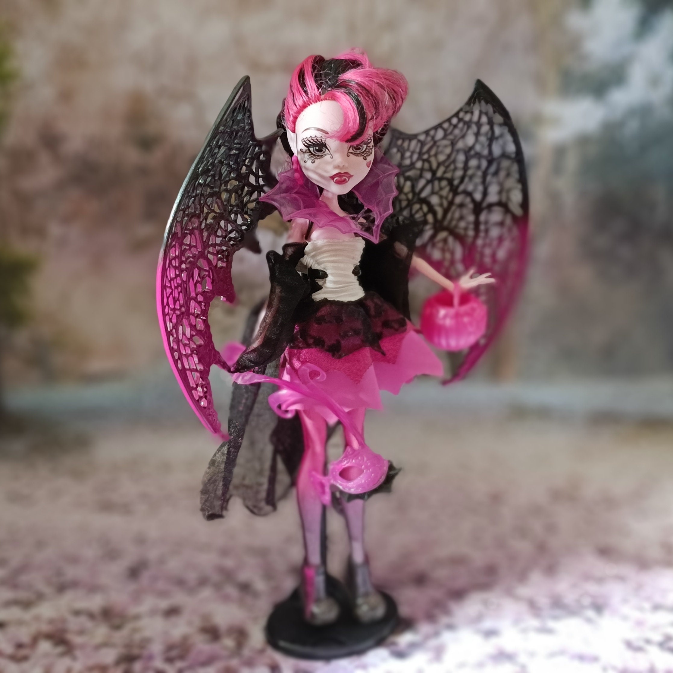 NEW Monster High Doll Ghouls Rule Draculaura Collector Card Accessories