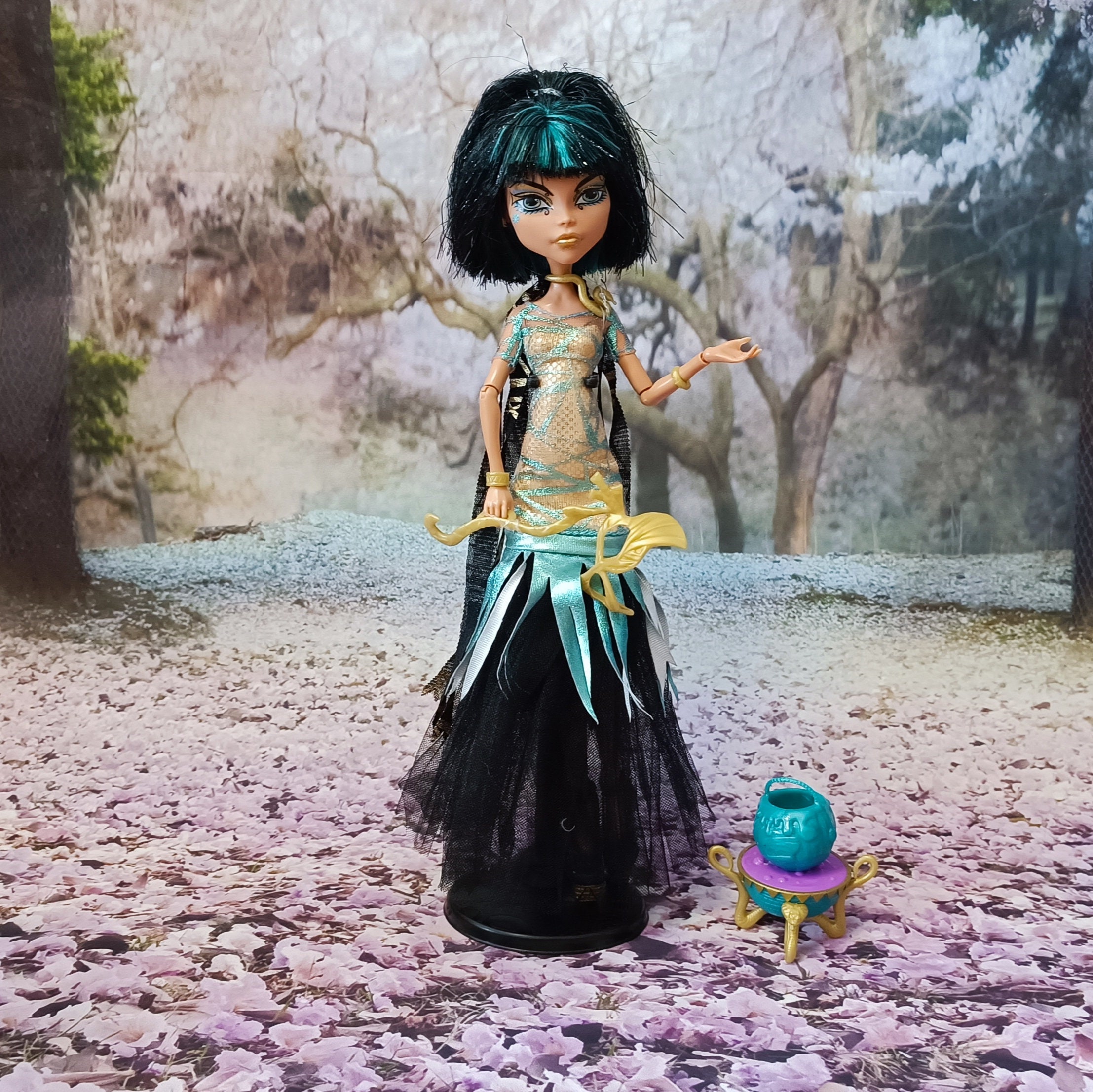 Monster High Ghouls Rule Cleo De Nile Doll