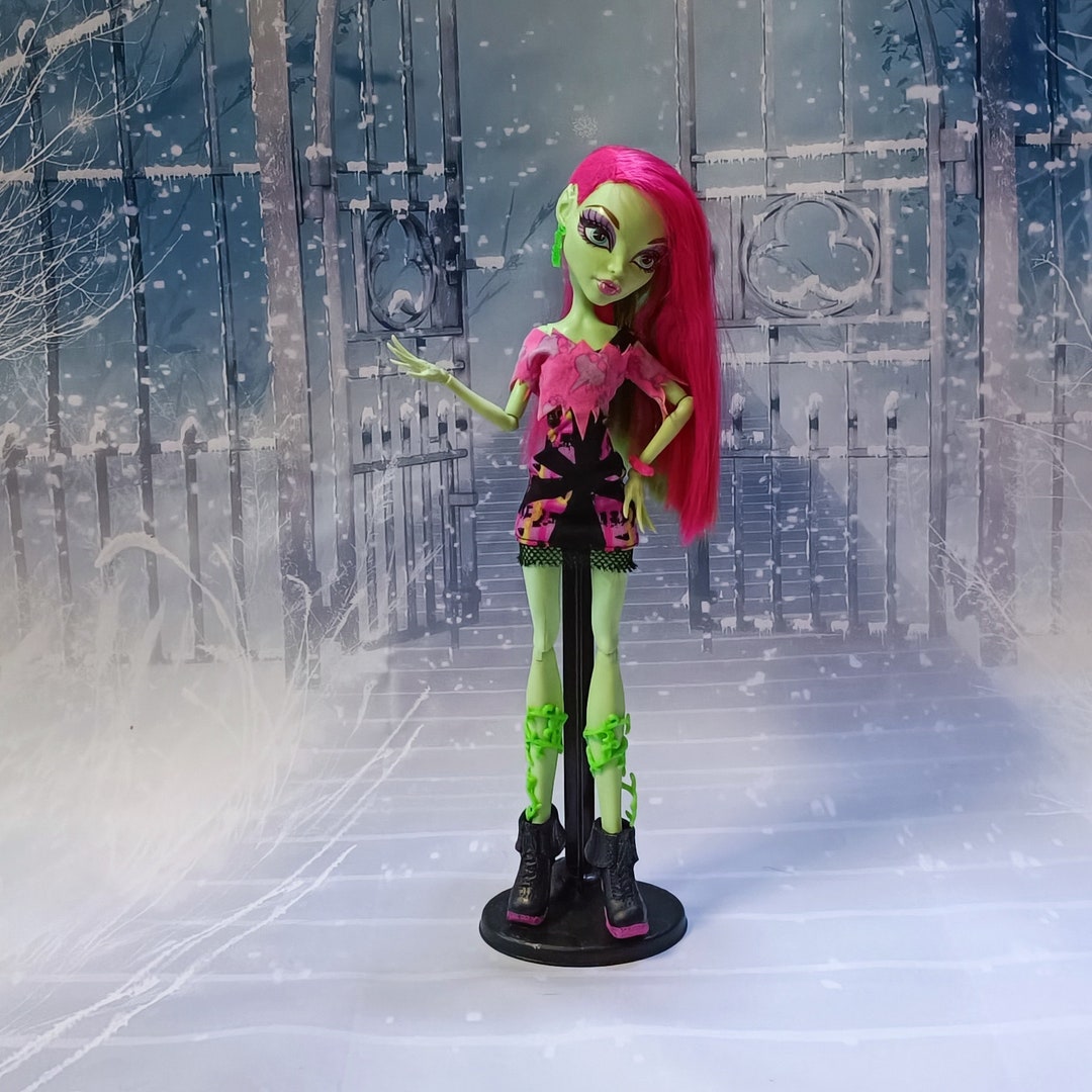 Monster High Doll Venus Mcflytrap Music Festival / Collectibles / Rare
