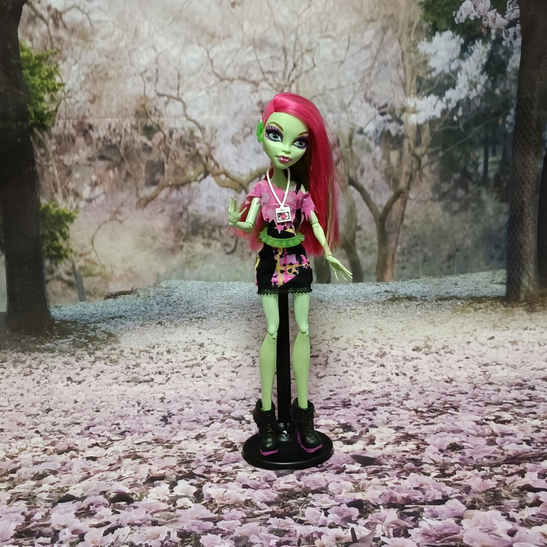 Monster High Doll Venus Mcflytrap Music Festival / Etsy