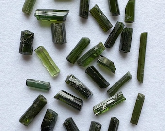 Seleccione varillas/barras de turmalina verde natural en bruto/sin tratar - Lea la descripción completa