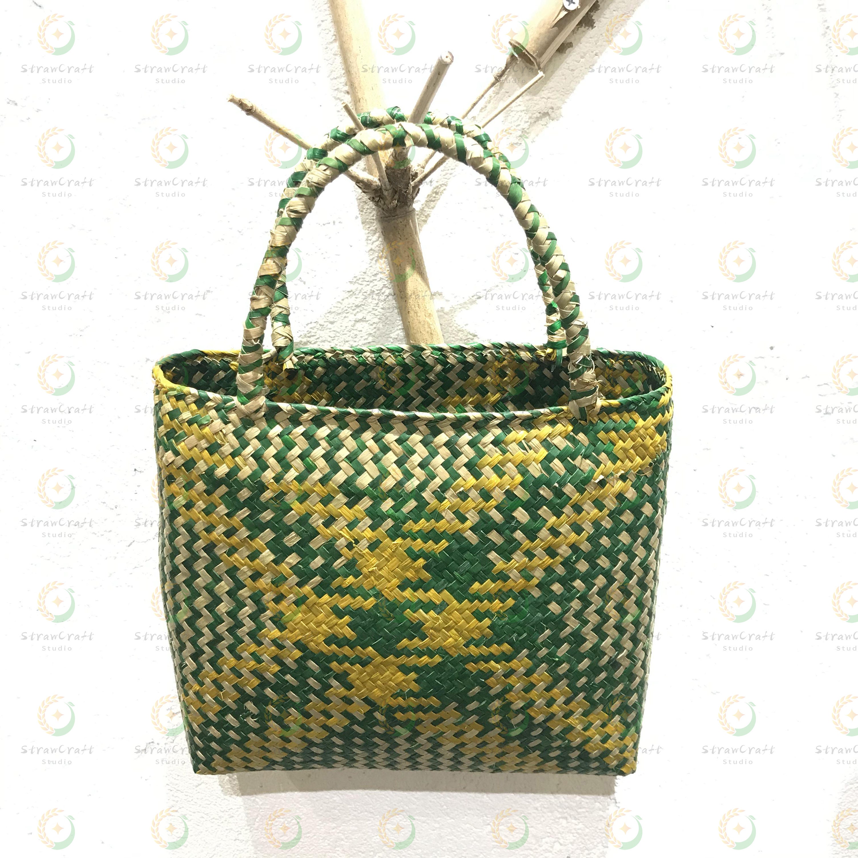 Green Straw Bag, Vintage Tote Bag, Shopping Bag, Straw Basket, Cross