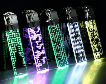 Porte-clés LED cyberpunk futuriste | Différents modèles : circuit imprimé, code vert, code binaire, personnalisation | Cadeau pour gamer programmeur