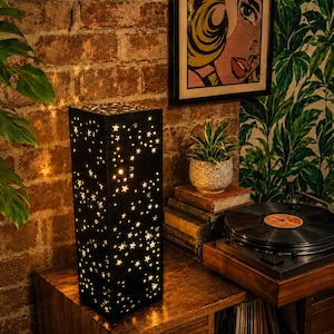 Lampada notturna a forma di stella / Scatola luminosa rettangolare in legno, colori LED RGB, controllo tramite app Bluetooth
