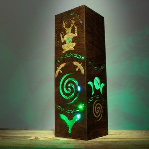 Cernunnos Keltischer Gott Lampe | Cernun Gehörnter Waldgott | Sci-Fi Punk Style LED RGB Nachtlampe | Druide heidnische keltische Mythologie Schlange Rabe