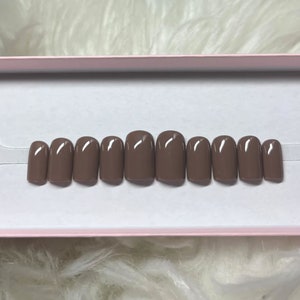 CHESTNUT BROWN: Press On Nails - short square gel acrylic fake false fall neutral
