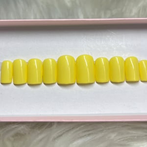 LEMON YELLOW: Summer Press On Nails -- fake false gel acrylic short square