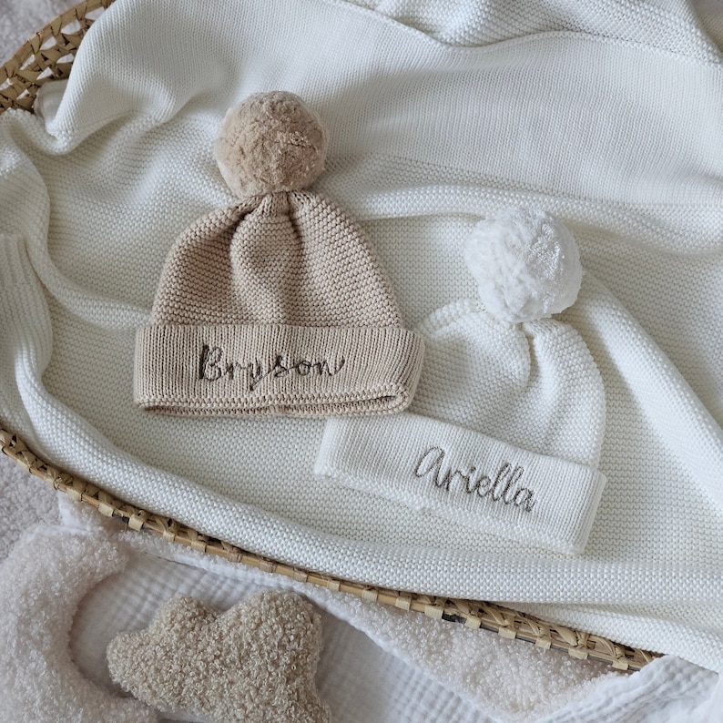 Personalised Knitted Baby Bobble Hat | Baby Bobble Hat | Organic Cotton Baby Hat | Pom Pom Hat | Knit Hat | Baby Shower Gift | New Baby Gift bild 1