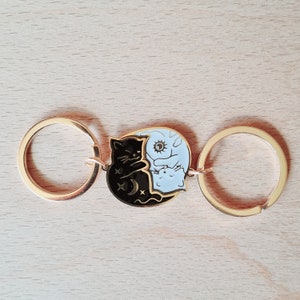 Pair of Day & Night Hugging Cuddling Cat Keychains Yin yang cat Moon and Sun keychain Cute keychain Cat lady gift Constellation Valentines