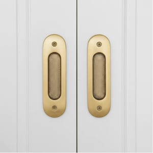 Ovale Griffe aus massivem Messing - Set aus 2 versenkten Schiebetürbeschlägen, 6-Zoll-Antike Taschentürgriffe für Scheunentüren und Schränke