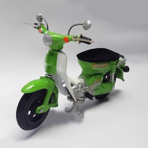 Motorcycle Miniature, Honda C70 Diecast Bike for Table Decor, Vintage Honda Model Collectible for Motorcycle Lovers