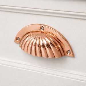 Set of 4 Scalloped Brass Shell Cup Pulls - 3-1/4" Antique Brass Drawer Bin Pulls for Kitchen Cabinets, Dresser Handles, Furniture Hardware