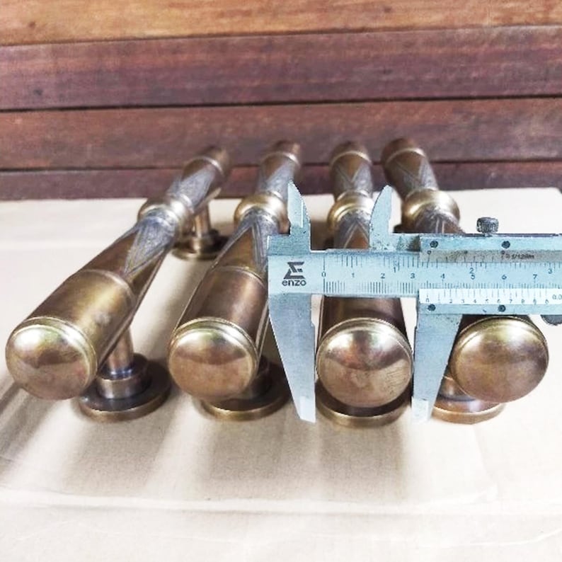 4 st dörrhandtag i antik mässing - set med 2 par - 30 cm vintage-stil entrédörrshandtag för dubbeldörrar - lyxiga beslag i massiv mässing bild 3