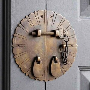 2 Pcs Antique Brass Door Latch, Round Chinese Style Cabinet Hardware, Decorative Gate Hasps for Furniture, Cabinet Lock with Mounting Screws