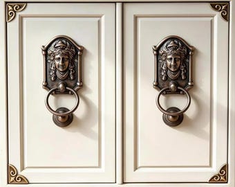 Battente per porta artigianale a forma di capo indiano, 2 pezzi - Accessori per porte tribali in stile boho - Battente per porta piccolo in ottone da 11 cm - Regalo unico per l'inaugurazione della casa
