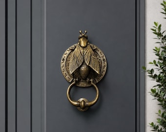Aldaba de latón estilo vintage con forma de mosca, herraje único para la puerta principal con forma de insecto, aldaba de latón macizo con forma de cigarra, decoración gótica para el hogar.