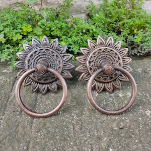 2 Pcs Vintage Small Round Sun Flower Style Plate Brass Antique Cabinet Handle Knob pulls 2.95 Inches [BB013]