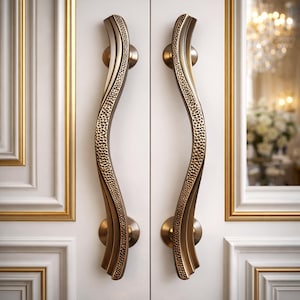 Manijas de latón de lujo para puertas - Par de tiradores orgánicos en forma de S de 43 cm para puertas de entrada, acabado dorado antiguo y pulido, herrajes de latón artesanales
