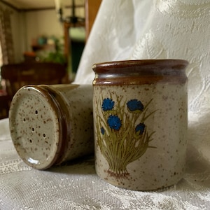 vintage ceramic salt and pepper shakers speckled
