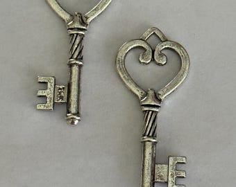 SILVERPLATE SKELETON KEY, Skeleton Key Charm, Antique Silverplate