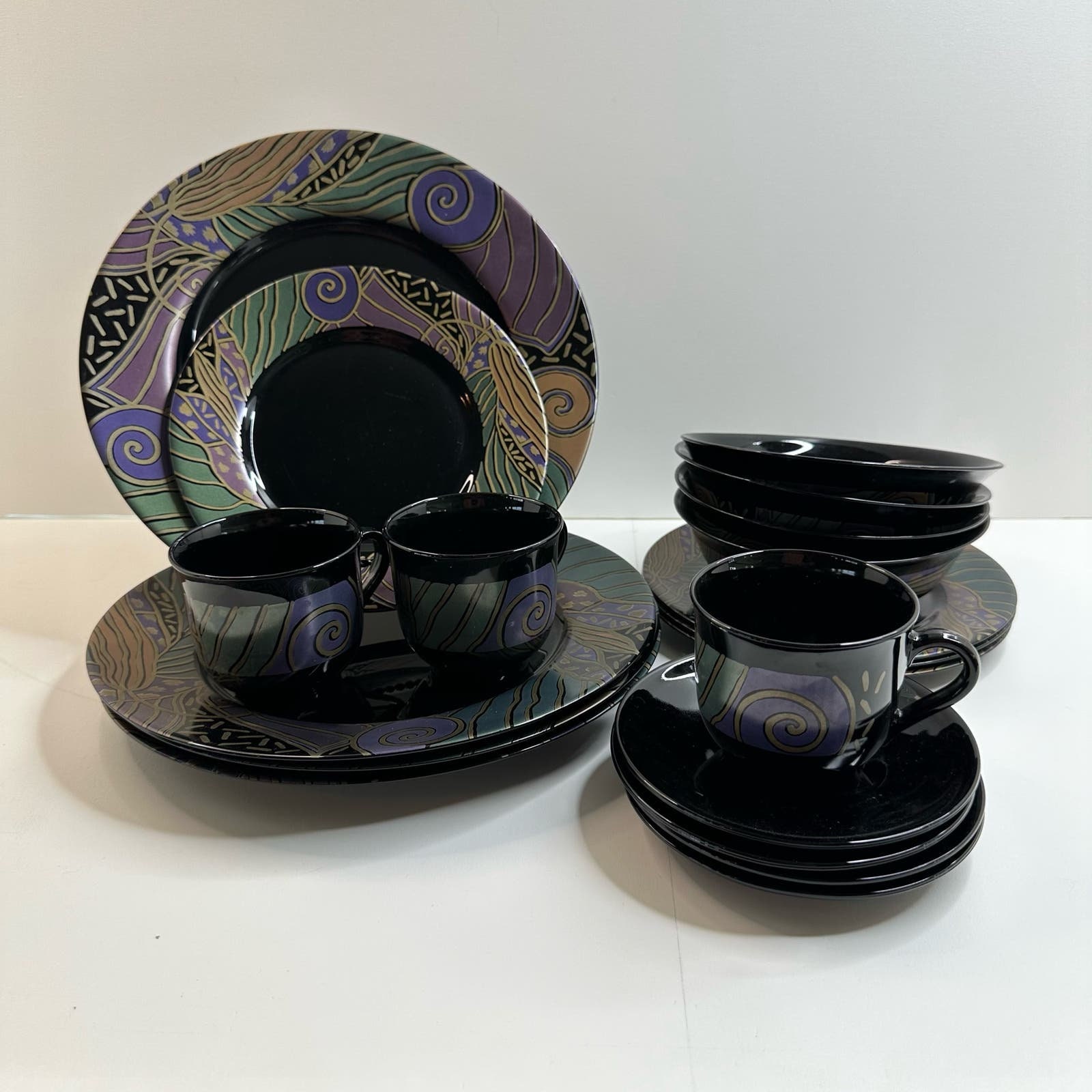 Quirky dinner sets 2025