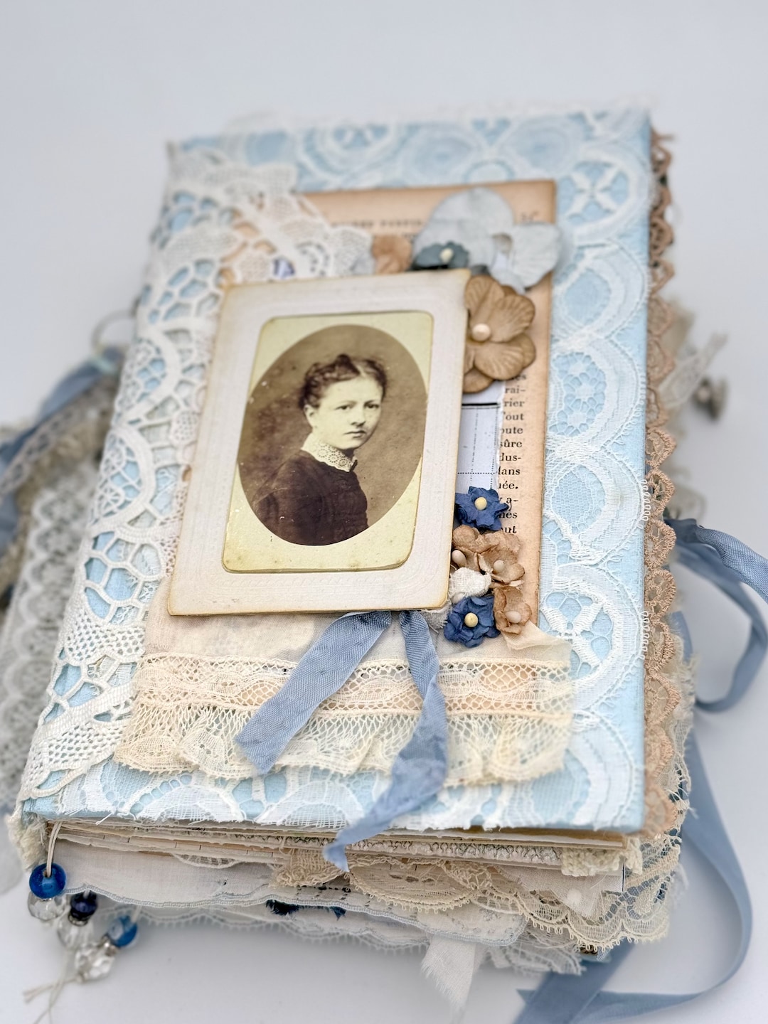 送料無料 通販 ファッション Blue and White Vintage Style Junk Journal. Garden Memories コレクション
