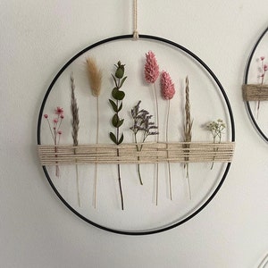Metalen ring met gedroogde bloemen en kleurrijk koord | Gedroogde bloemenkrans | Raamdecoratie | Deurkrans | Bloemenring | Gedroogde bloemenring