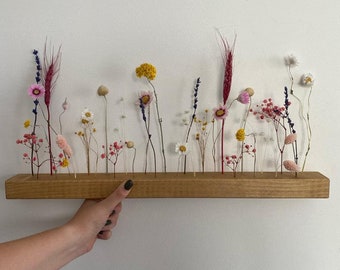 Blumenleiste mit bunten Trockenblumen MIT WANDHALTERUNG | Flowergram | Blumenwiese | Tischdeko | Wanddeko | getrocknete Blumen | Holzleiste