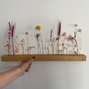 Flower bar with dried flowers | Flowergram | Flower meadow | Table decoration | Wall decoration | Dried flowers | Wooden bar | Summer