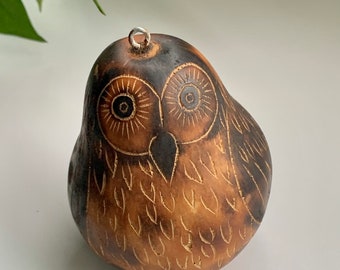 Vintage Hand Carved Owl Ornament *Llama Line* Peruvian Folk Art Gourd