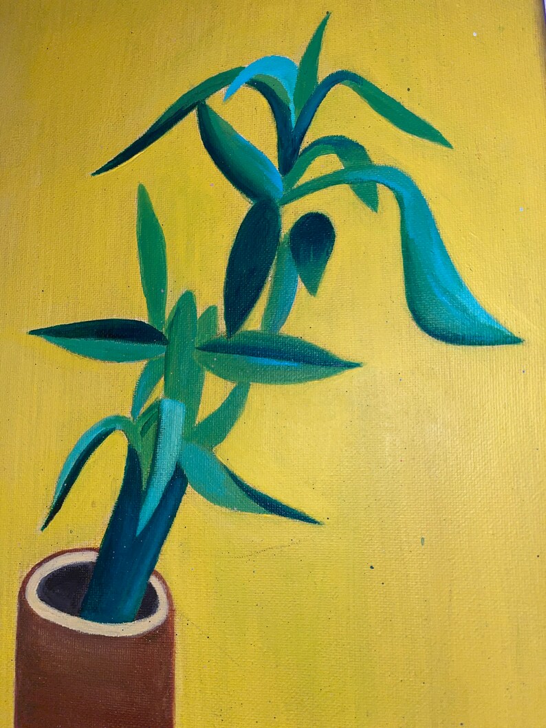 Peut inclure: Une peinture d'une plante verte dans un pot brun sur un fond jaune.