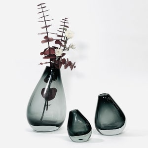 Modern Gradient Water Drop Glass Vase / Organic Hand Blown Glass Vase / Handmade Home Decor / Minimalist Living Room Accent Piece