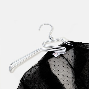 Minimalist Multifunctional Aluminum Hanger / Bent Metal Modern Garment Hanger / Fashionable Walk-in Closet Display hanger