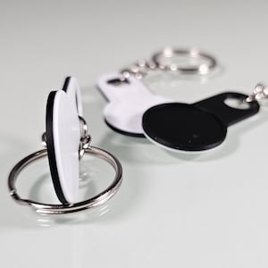 Edición Especial (Blanco y Negro): Llavero “Chip del Carrito de Compras” con llavero